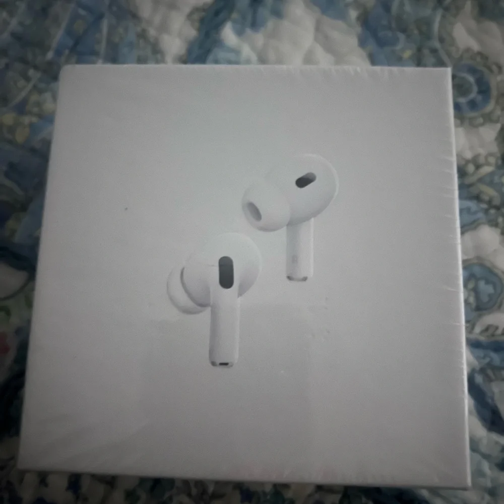 Apple AirPods Pro with MagSafe Case - White